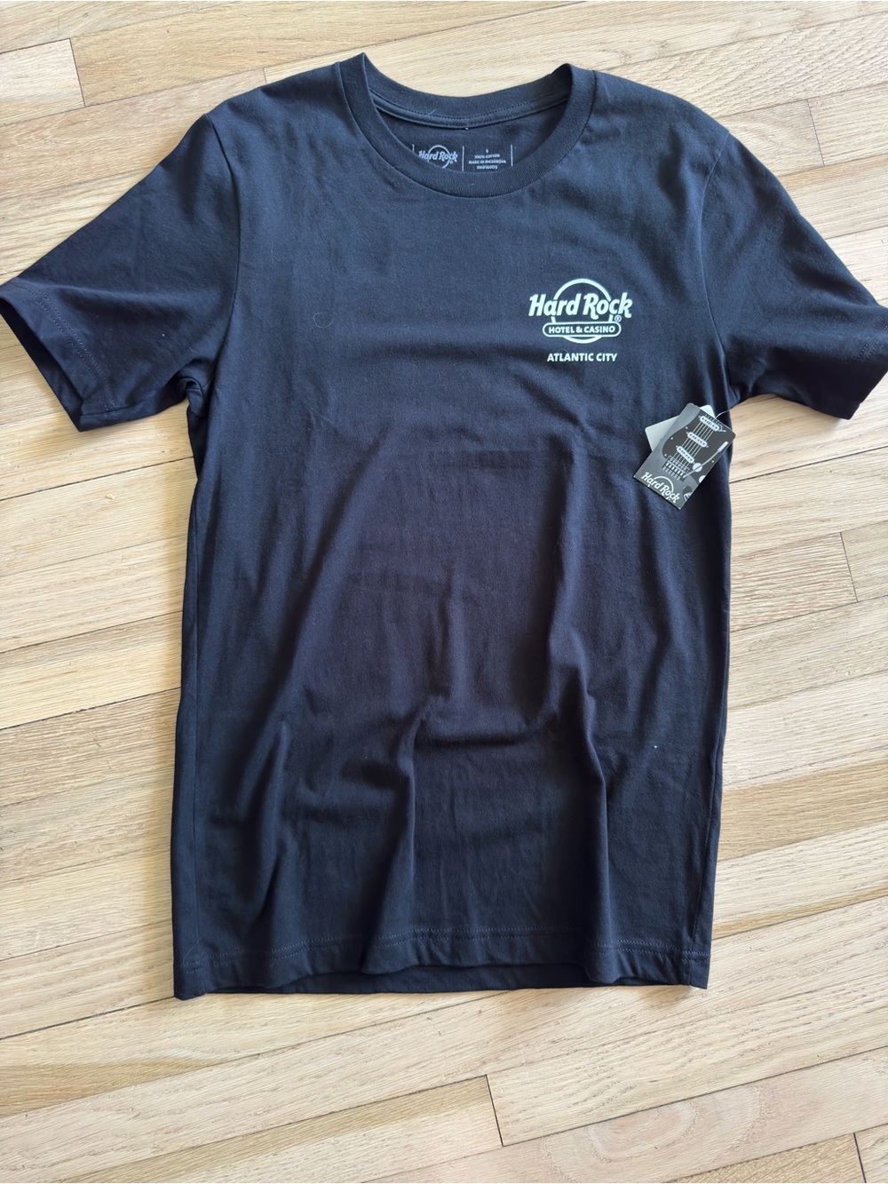 New with tags - Hard Rock Cafe Atlantic City Black T-Shirt - size small